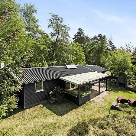 1307-aakirkeby-fyrrebakken-19 *