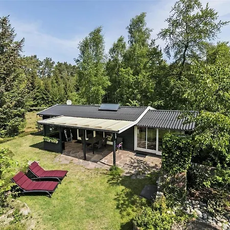 1307-aakirkeby-fyrrebakken-19 Nyaraló *
